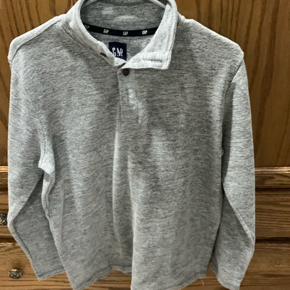 Like New Gap long sleeve sweater button up collar